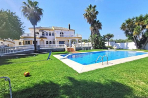 Villa grande piscine 5 min de la mer